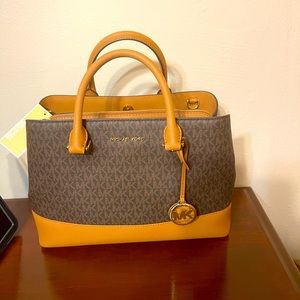 Michael Kors saffiano leather large savannah satchel